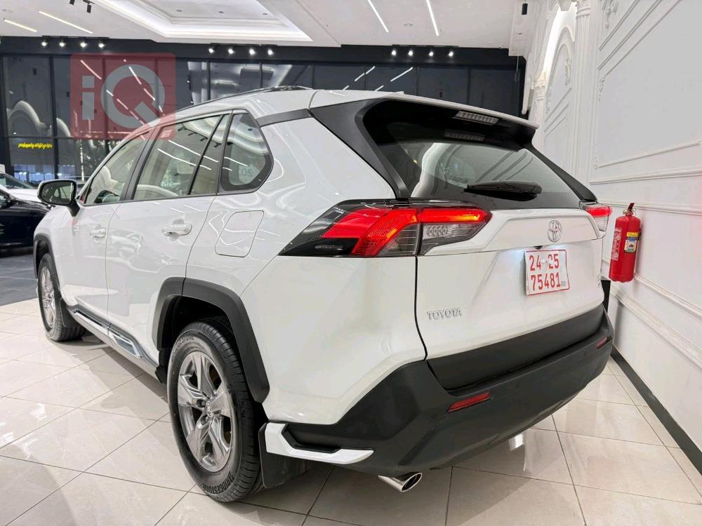 تويوتا راف 4